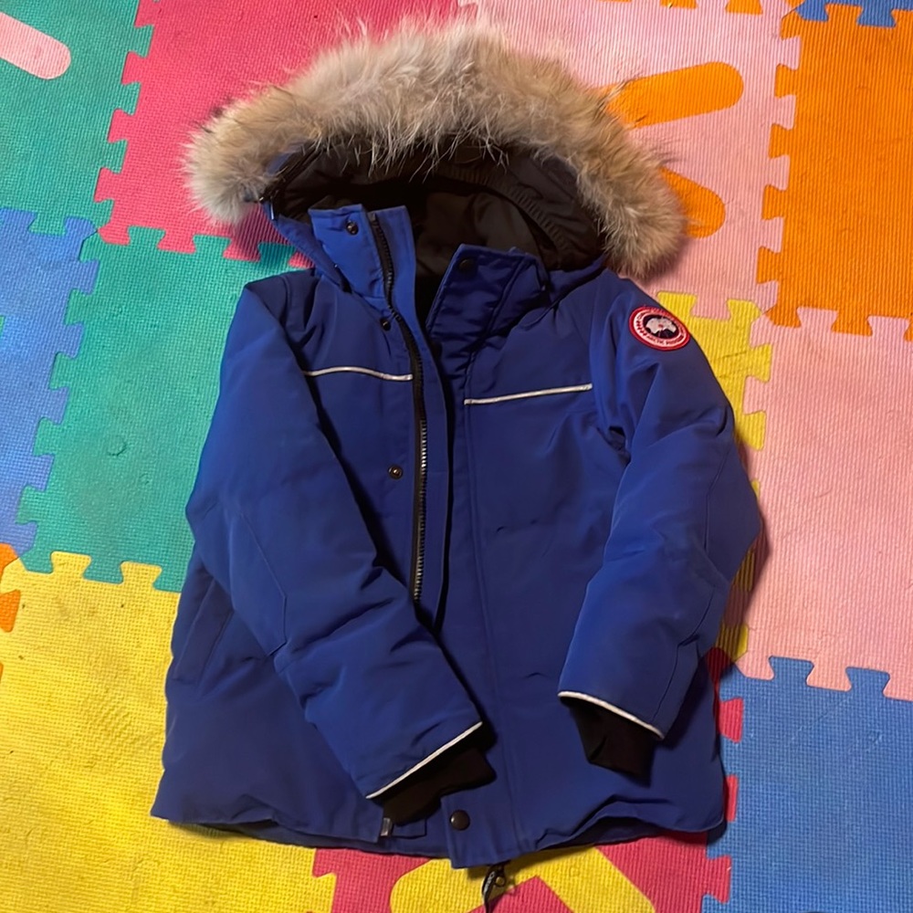 Authentic kids CANADA GOOSE! Very good condition!
